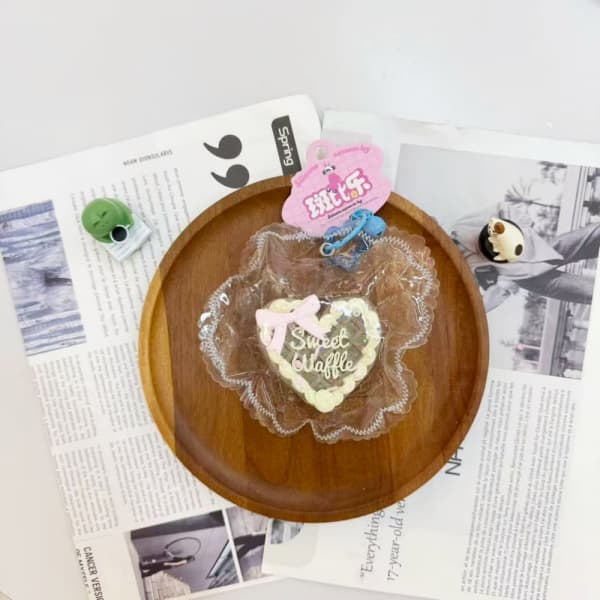 Bow Heart Letter Cake